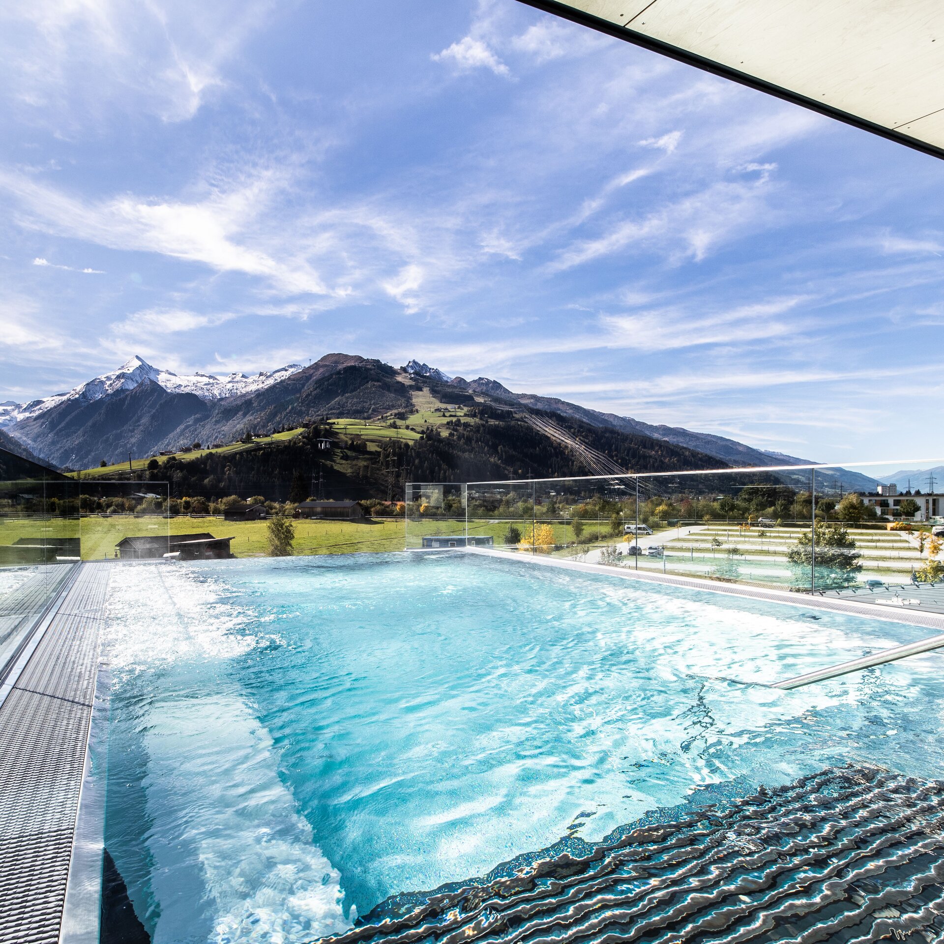 Outdoor Pool Tauern SPA Kaprun