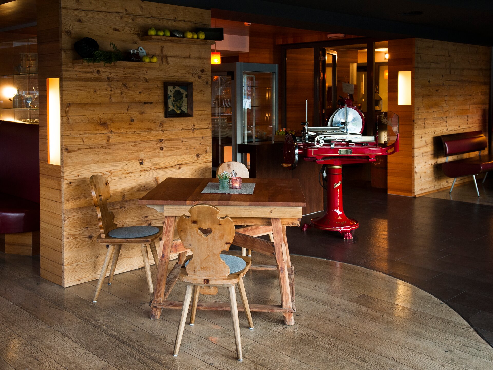 Kaprun, Salzburg, Austria, 03.11.2016: Hotel & Wirtshaus Auhof, Interieur Fotografie.