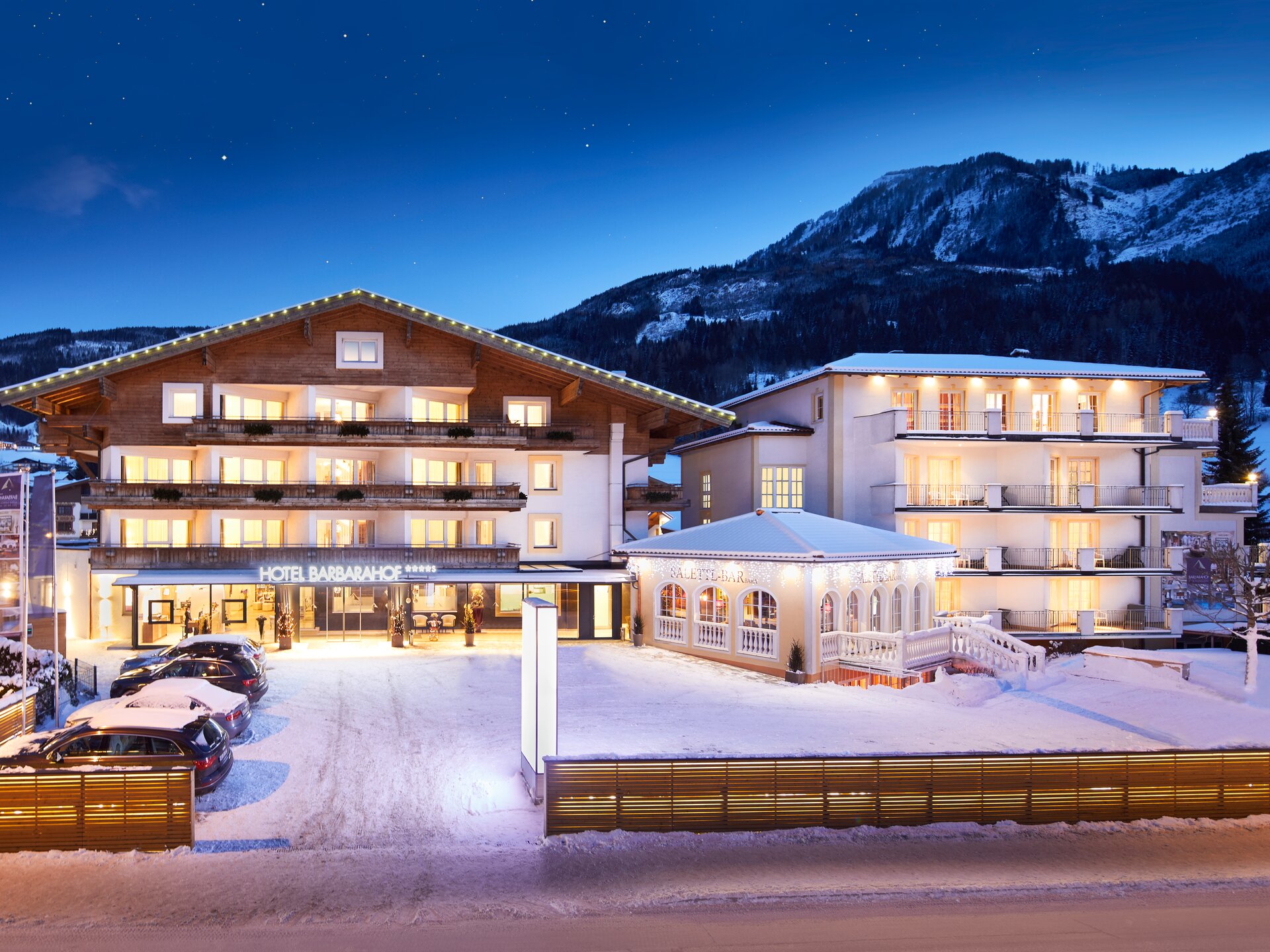 Die Fotos dürfen ausschließlich für PR- und Marketingmaßnahmen des Hotels Barbarahof, Kaprun, Österreich verwendet werden. 
Jegliche Nutzung Dritter (durch Verkauf oder Weitergabe) ist mit dem Bildautor, Michael Huber | www.huber-fotografie.at, gesondert zu vereinbaren.


Copyright aller Aufnahmen:

Michael Huber

5730 Mittersill. Klausgasse 16

www.huber-fotografie.at

0664 / 250 86 32