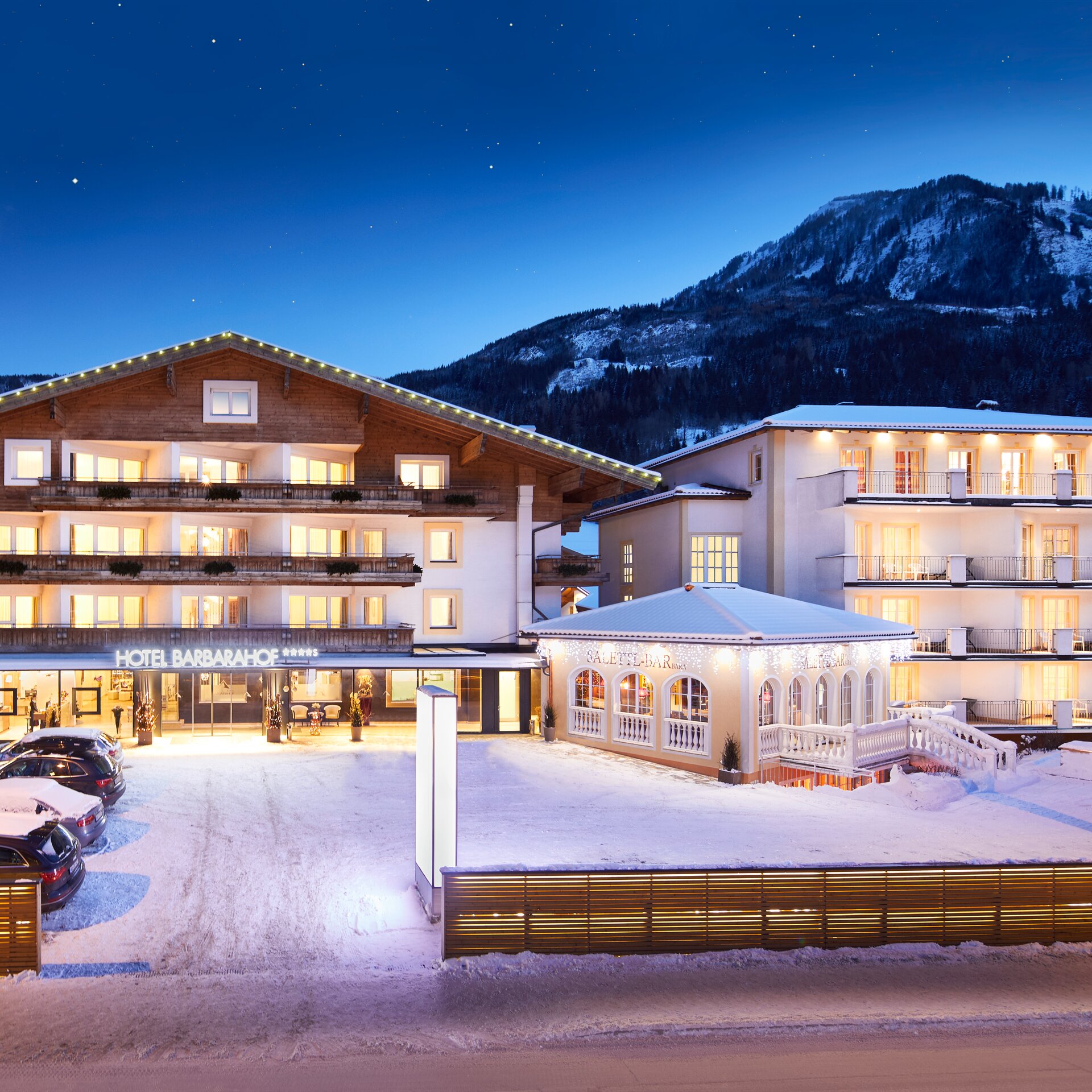 Die Fotos dürfen ausschließlich für PR- und Marketingmaßnahmen des Hotels Barbarahof, Kaprun, Österreich verwendet werden. 
Jegliche Nutzung Dritter (durch Verkauf oder Weitergabe) ist mit dem Bildautor, Michael Huber | www.huber-fotografie.at, gesondert zu vereinbaren.


Copyright aller Aufnahmen:

Michael Huber

5730 Mittersill. Klausgasse 16

www.huber-fotografie.at

0664 / 250 86 32