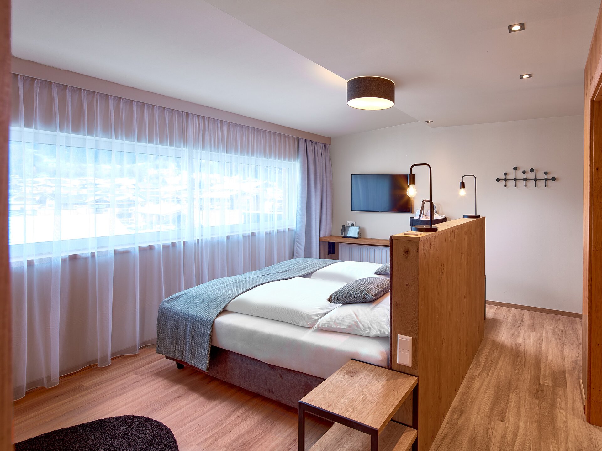 Die Fotos dürfen ausschließlich für PR- und Marketingmaßnahmen des Hotels Sonnblick, Kaprun, Österreich verwendet werden. 
Jegliche Nutzung Dritter (durch Verkauf oder Weitergabe) ist mit dem Bildautor, Michael Huber | www.huber-fotografie.at, gesondert zu vereinbaren.


Copyright aller Aufnahmen:

Michael Huber

5730 Mittersill. Hallenbadstraße 4

www.huber-fotografie.at

0664 / 250 86 32

