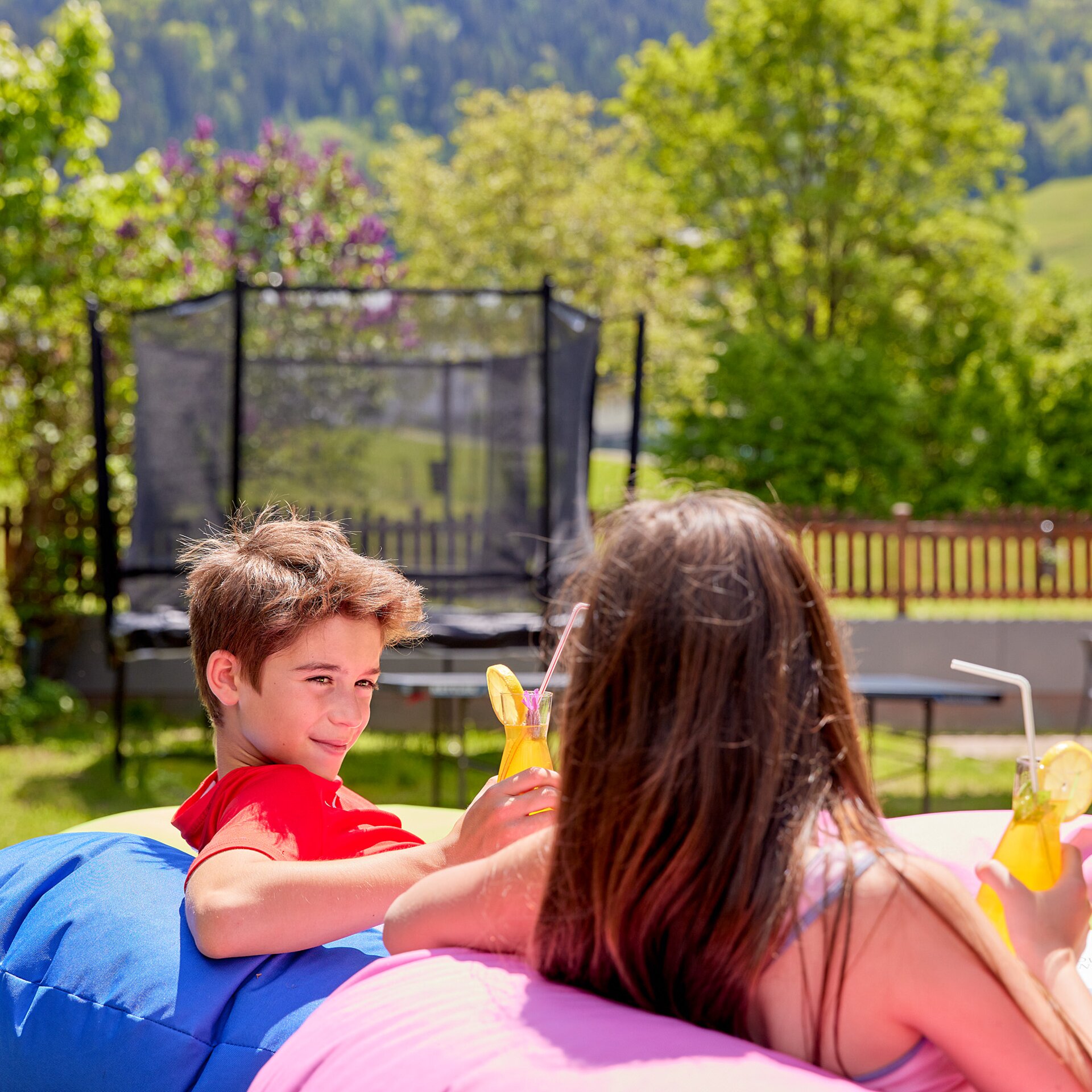 Die Fotos dürfen ausschließlich für PR- und Marketingmaßnahmen des Hotels Sonnblick, Kaprun, Österreich verwendet werden. 
Jegliche Nutzung Dritter (durch Verkauf oder Weitergabe) ist mit dem Bildautor, Michael Huber | www.huber-fotografie.at, gesondert zu vereinbaren.


Copyright aller Aufnahmen:

Michael Huber
5730 Mittersill. Hallenbadstraße 4
www.huber-fotografie.at
+43 664 / 250 86 32

