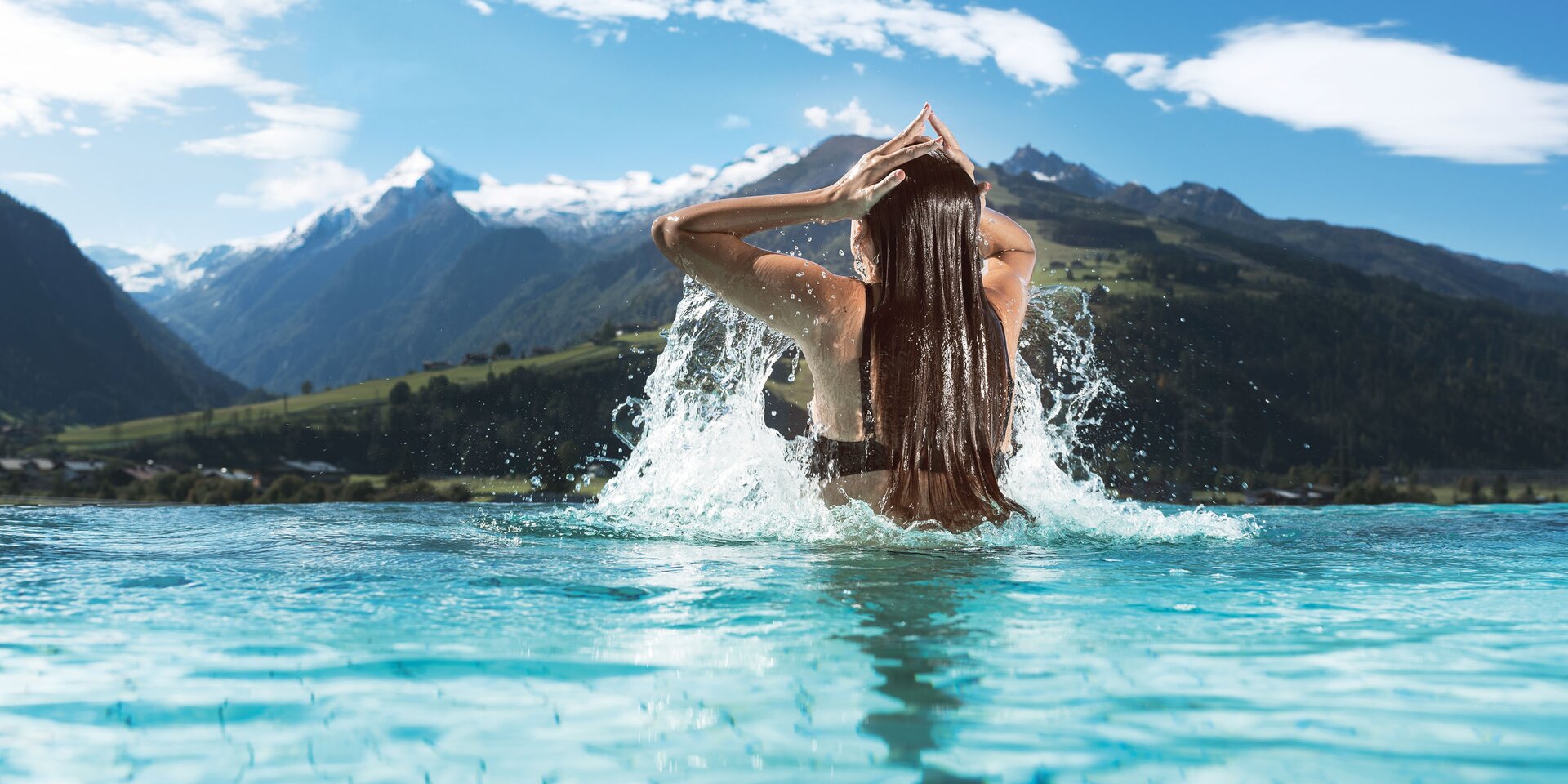 lady in the skylinepool Tauern Spa